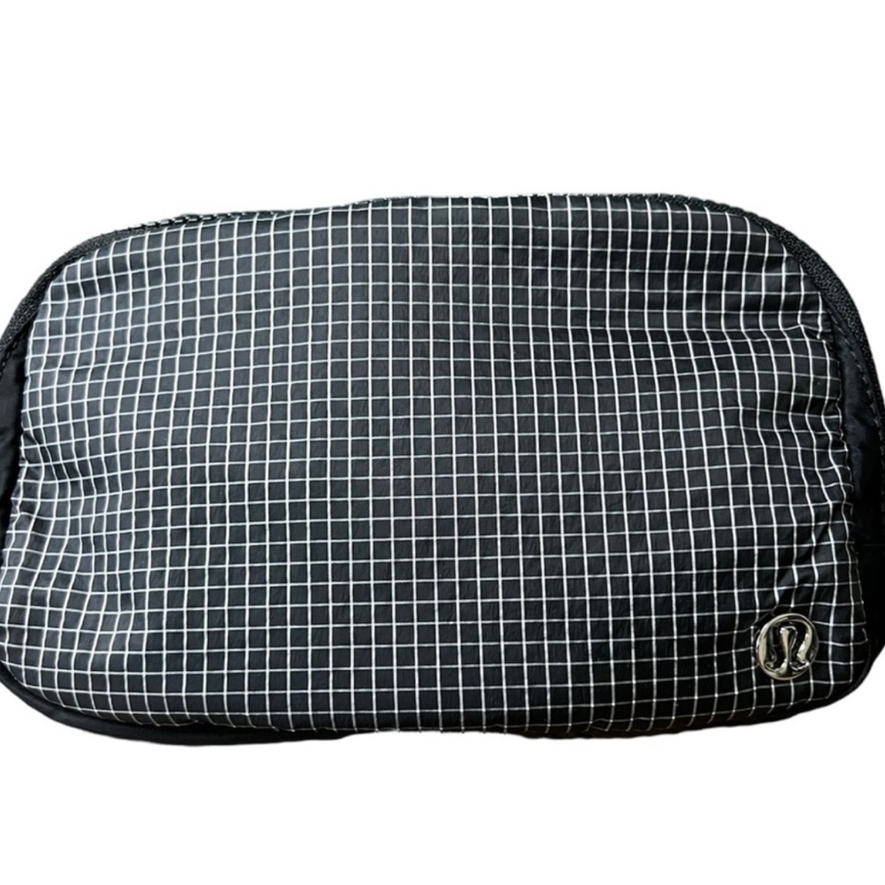 Everywhere Belt Bag - style # W9DXNS